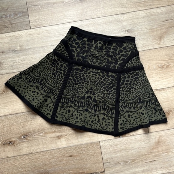DVF Flote A-Line Mini Skirt Mixed Print Green Black Ribbed Stretch Knit - Picture 4 of 12